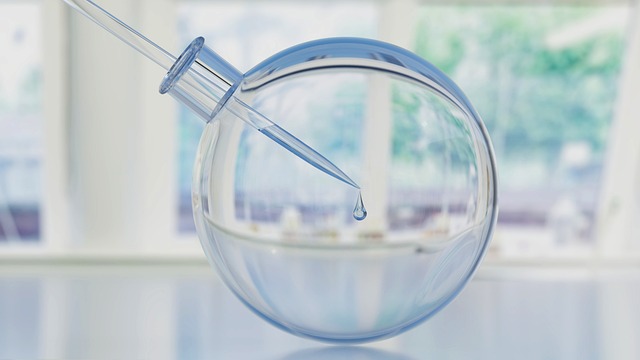 水性體系通用型高效消泡劑在水性涂料、油墨和膠粘劑中的應(yīng)用研究，旨在消除生產(chǎn)和施工過程中的氣泡。